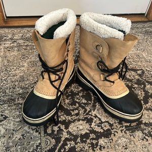 Sorel Caribou Boots Buff SZ 7.5B (M)